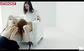 Дразнить меня и трахать меня - лесбиянки порно видео с Jia Lissa