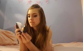 Amateur teen films fingers herself fingering her pussy and sends it to her boyfriend