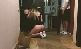 A JUICY BUBBLE ASS SLUT A LEGJOBB ÉJJÁT BIZTOSÍTJA A KAROS SZÁLLÍTÓ EMBERNEK, AMIKOR FÉLMEZETLEN SÉTÁL MELLETTE, ÉS A FÉRJE NÉZÉSE ALAKULÁSÁBAN LÁNCOS SZÍVJA a farkát