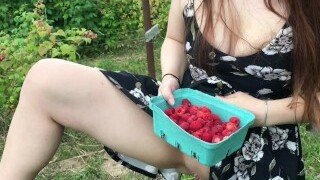 🤐 Lexa Lite har en kontrolleret orgasme på hindbærplasteret