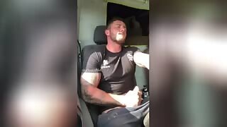 😛 Horny macho guy masturbates in his truck 