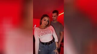 Tato sexy tlustá blonďatá děvka použila tuto výzvu TikTok, aby přesvědčila svého přítele, aby ji nechal jezdit na jeho penisu, dokud nebude spokojená.